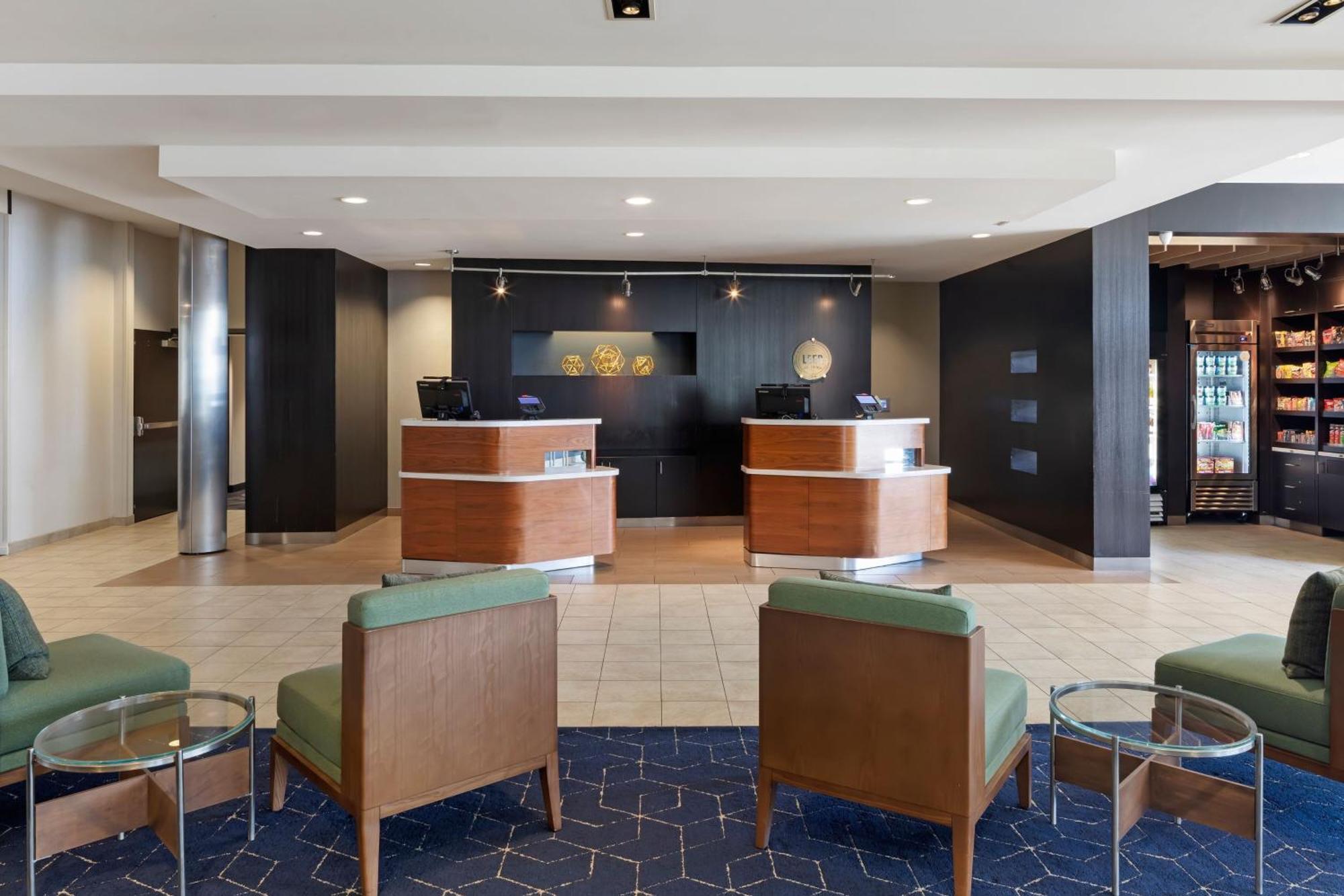 Courtyard Long Beach Airport Екстер'єр фото