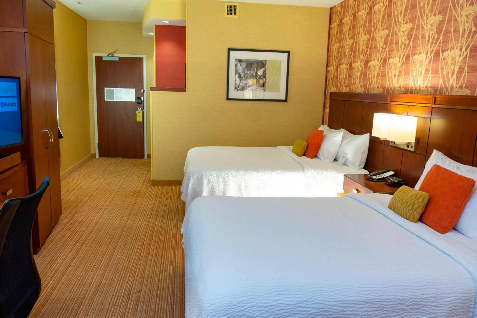 Courtyard Long Beach Airport Екстер'єр фото