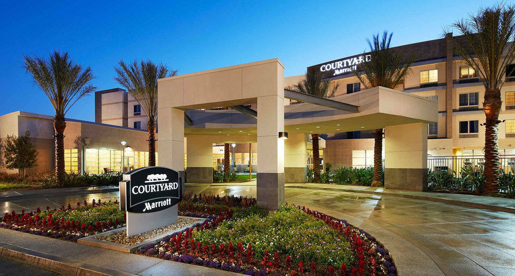 Courtyard Long Beach Airport Екстер'єр фото